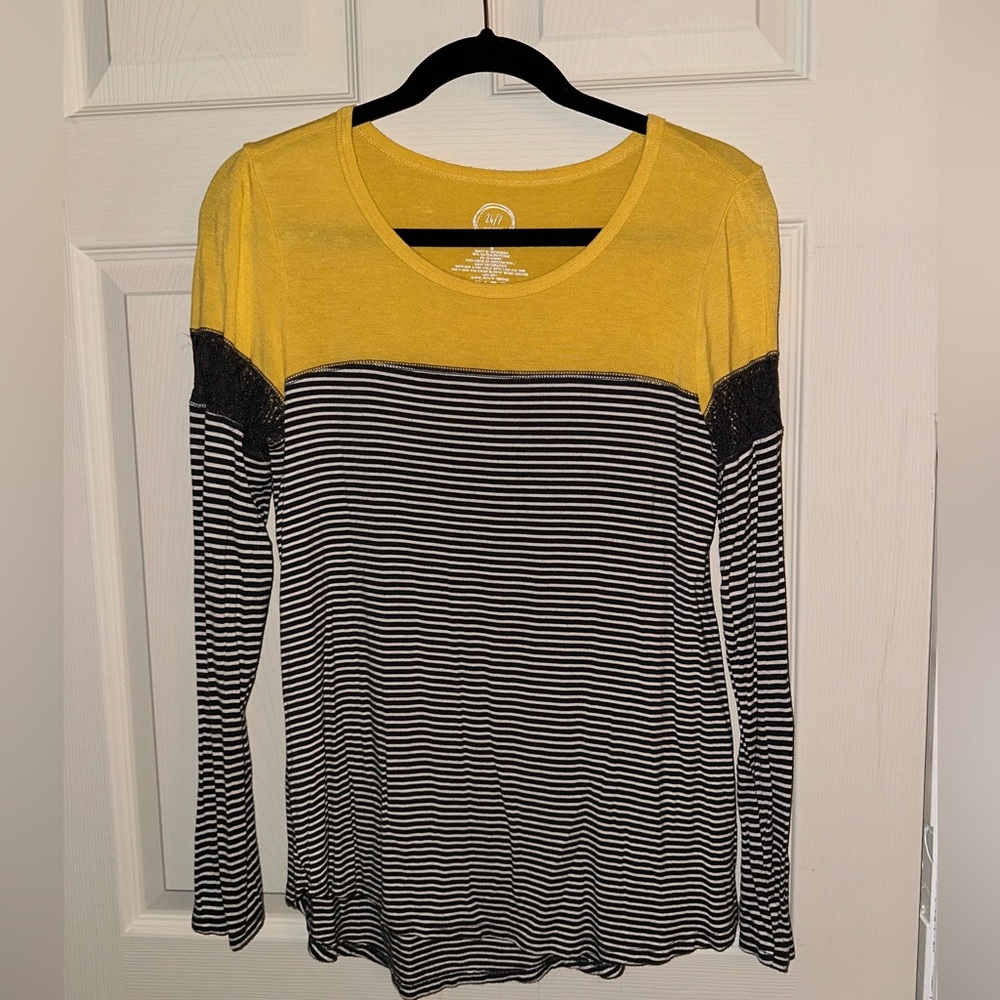 Maurice’s Long Sleeve Top